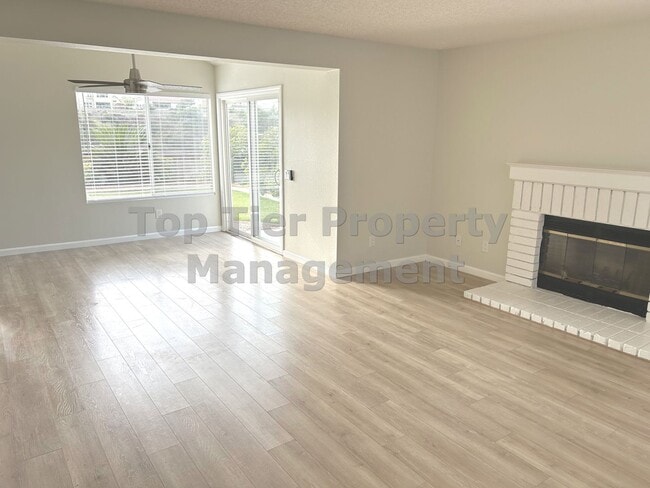 Foto del edificio - ***Beautiful 3 bed / 2.5 bath House in a N...