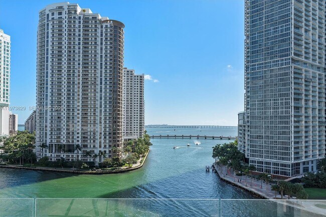 Foto del edificio - 300 Biscayne Blvd Way