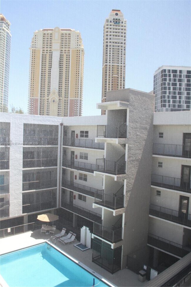 Foto del edificio - 201 178th Dr