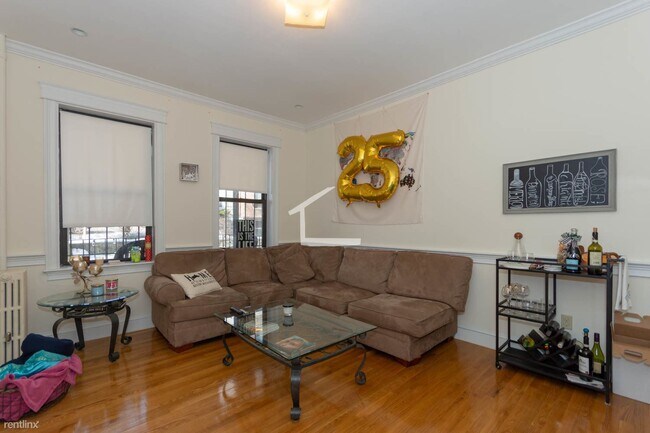 Foto del edificio - 4 br, 2 bath House - 27 Glenville Ave Apt 2J