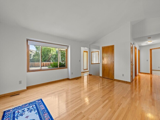 Building Photo - Wonderful 4-Bed, 3-Bath Home in Fort Collins