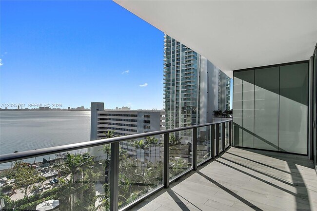 Foto del edificio - 480 NE 31st St