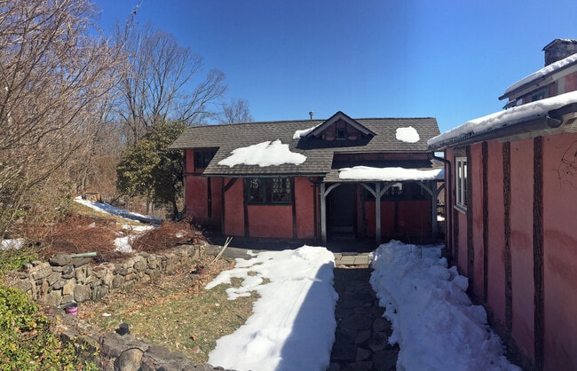 Building Photo - 37 Orchard Dr