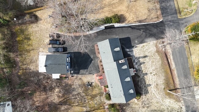 Building Photo - All-Inclusive 2BR/2BA in Williamsburg – Updated, Cozy & Move-In Ready!