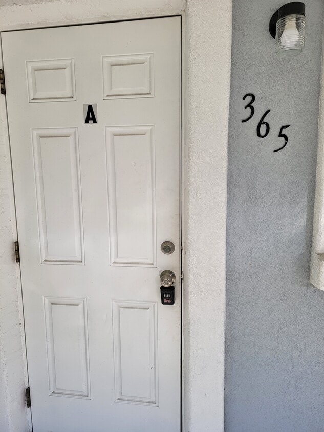 Foto principal - 365 W Merritt Ave