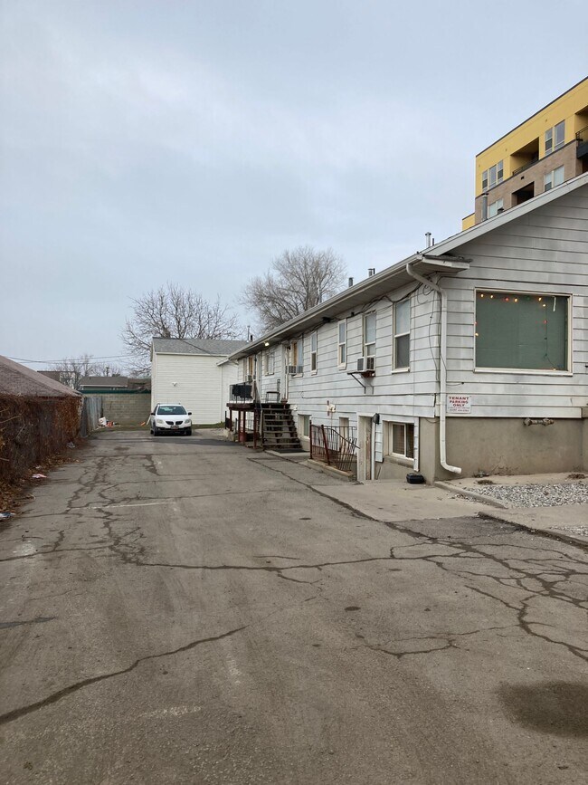 Foto del edificio - Charming 1 Bedroom 1 Bathroom Apartment *M...