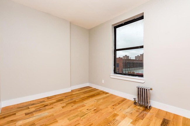 Building Photo - 297 E 149th St