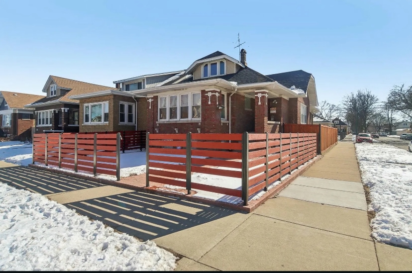 Primary Photo - 4857 W Wellington Ave