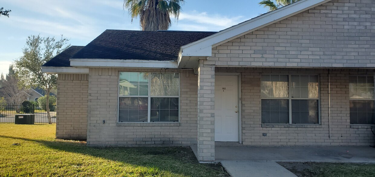 Primary Photo - 1006 Lilia Dr