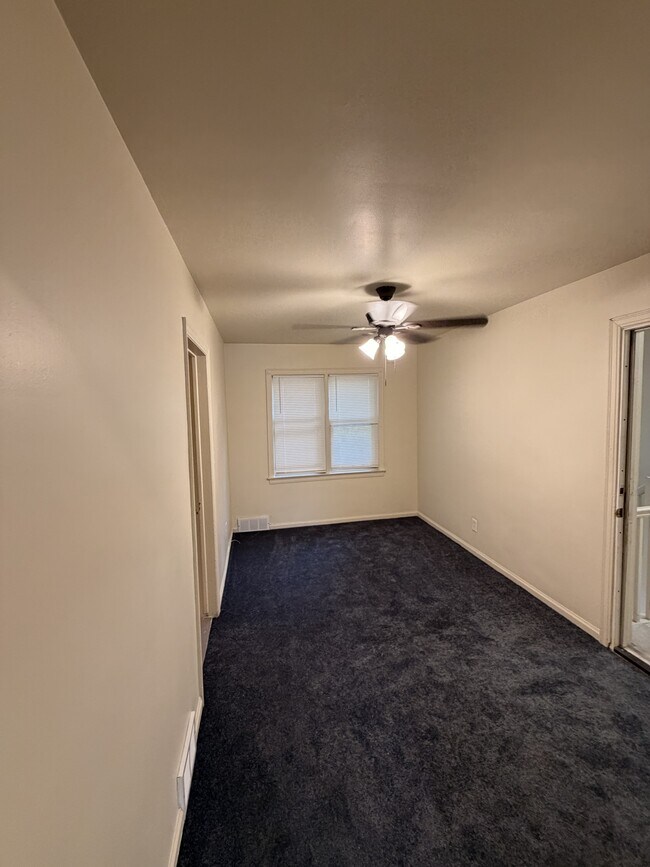 Foto del edificio - 9384 Rutherford St