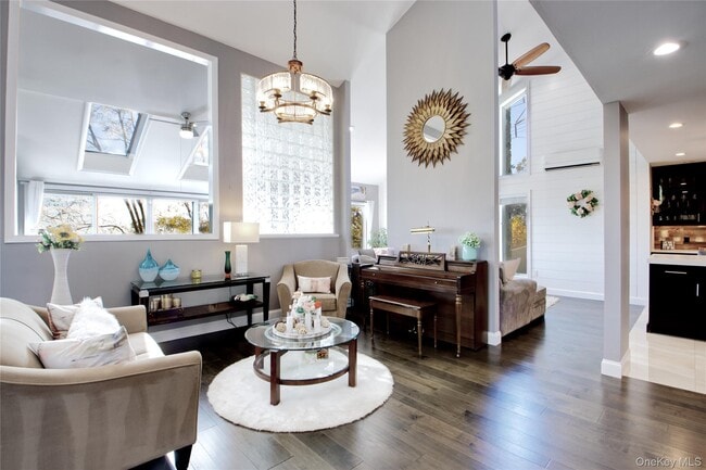 Building Photo - 26 Summit Cir Dr