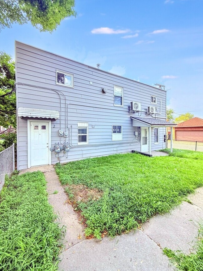 Building Photo - 68 E James St