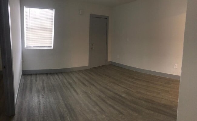 Foto del edificio - Ground Floor 2 Bedroom Just steps to Wynwood