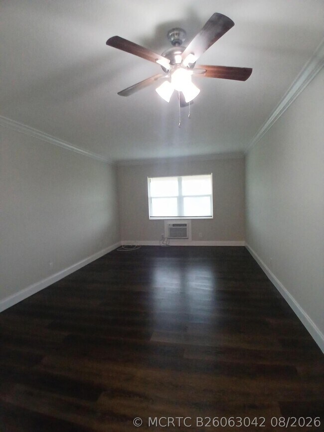 Foto del edificio - 1480 E Sample Rd