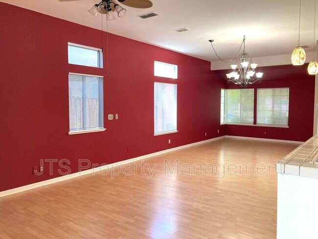 Building Photo - 1440 Lorimer Way