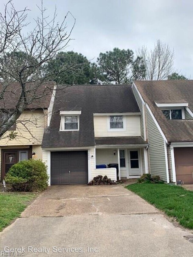 Primary Photo - 2 br, 2.5 bath House - 4064 Lake Ridge Circle