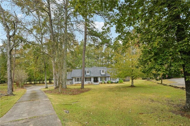 Building Photo - 7379 N Mitchell Ct