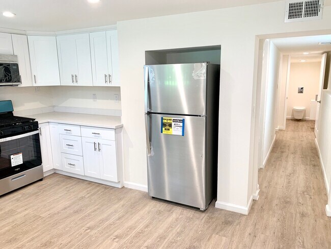 Foto del edificio - 421 Huron Ave