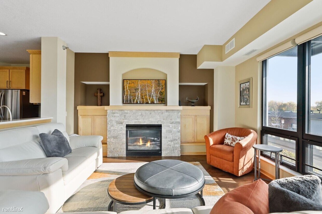 Primary Photo - 1 br, 1 bath Condo - 256 Spring St