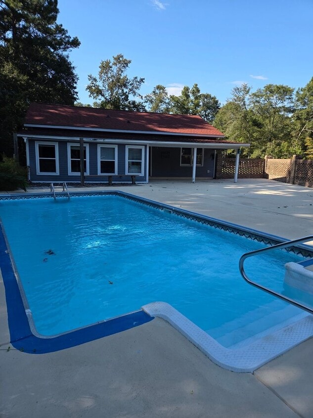 Primary Photo - 85 Bridle Way