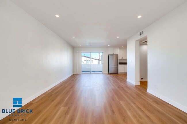 Foto del edificio - 5415 Corteen Pl