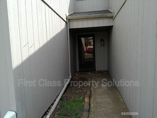 Building Photo - 1406 Mary Lee Ln