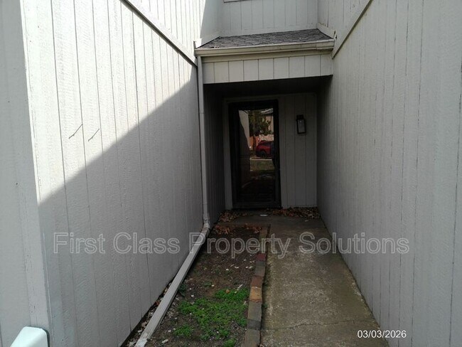 Foto del edificio - 1406 Mary Lee Ln