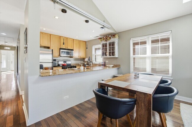 Foto del edificio - 639 W Elm St