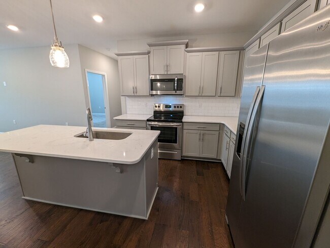 Foto del edificio - AVAILABLE NOW! 2-Bed/2-Bath Condo in Franklin