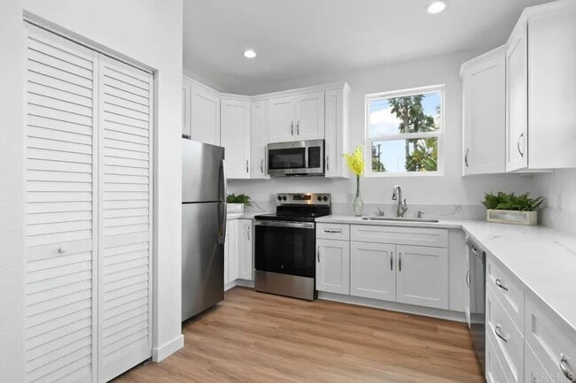 Building Photo - 4057 Bernice Dr