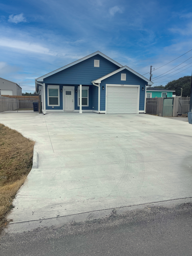 Front Entry with Spacious Driveway - 717 N 10th St