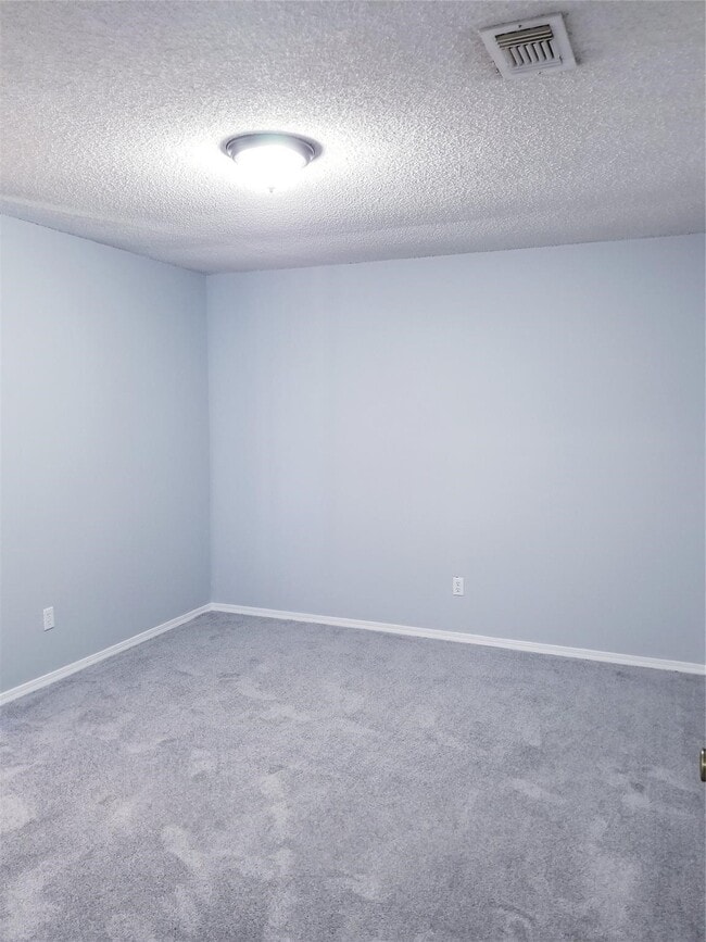 Building Photo - 8631 Valley Ledge Dr Building Photo - 8631 Valley Ledge Dr