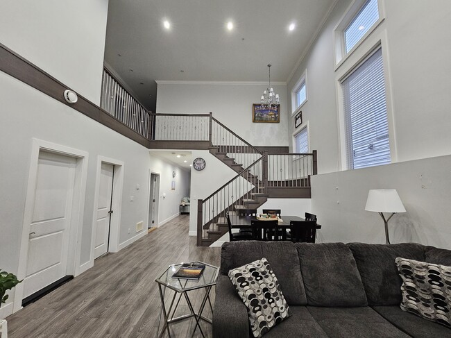 Building Photo - 8512 Forest Gate Dr