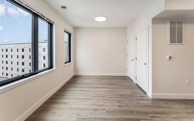 Building Photo - 72 S Essex Ave