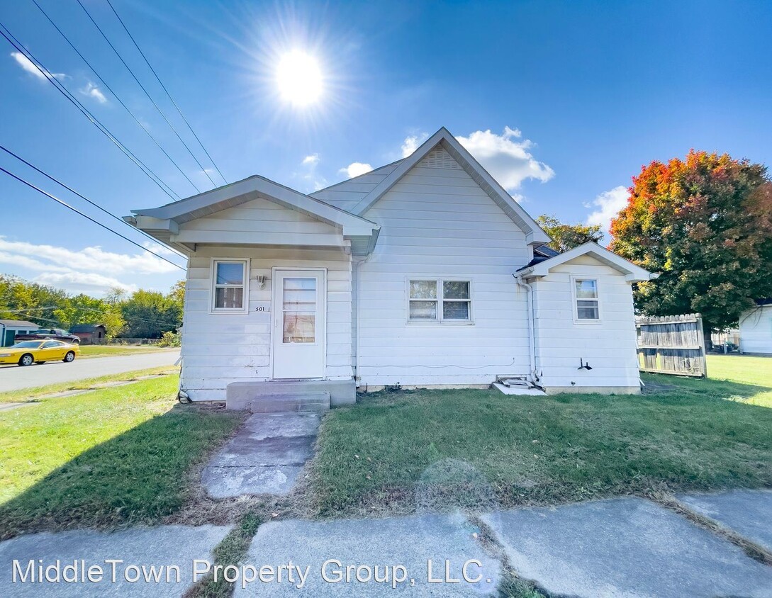 3 br, 2 bath House 1501 W 10th St. House Rental in Muncie, IN