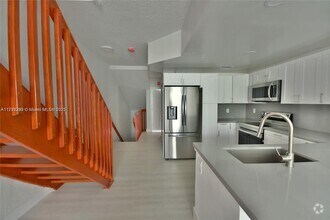 Building Photo - 781 SW 148th Ave