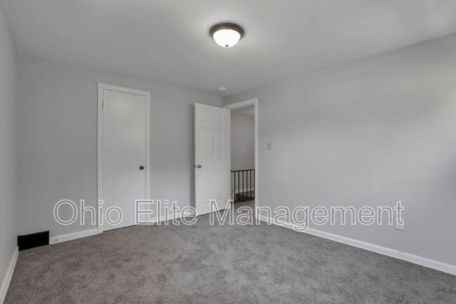 Building Photo - 900 Racine Ave