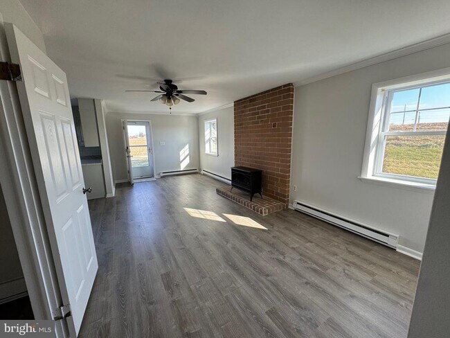 Foto del edificio - 325 Highland Rd