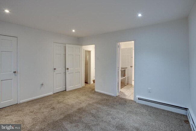 Foto del edificio - 119 Mt Holly Ave