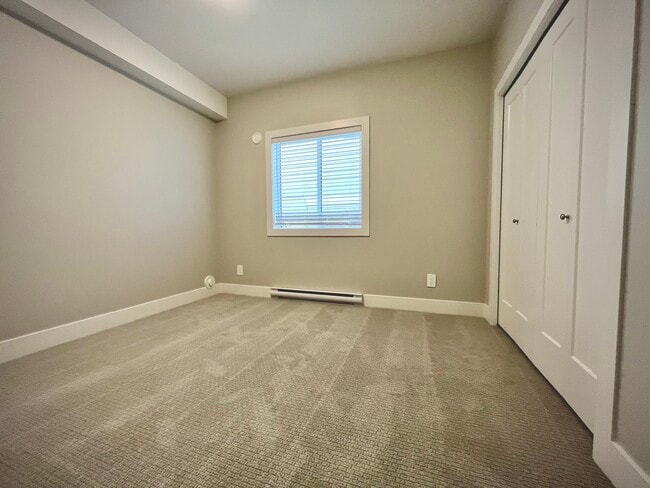 Building Photo - 2883 Constellation Av