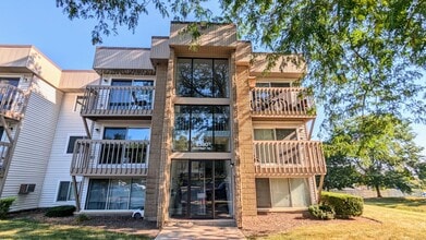 Building Photo - 2380 Discovery Dr