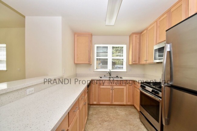 Building Photo - PENDING Lovely San Anselmo Townhome