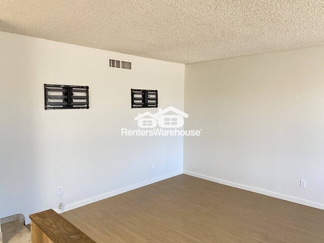 Building Photo - 2114 E Sesame St