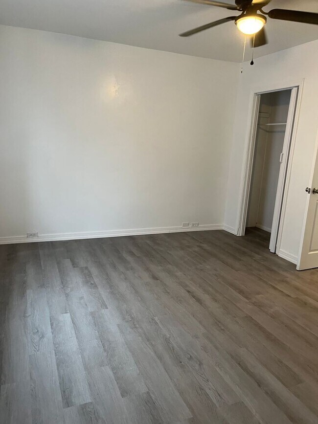 Building Photo - 517 3rd Avenue