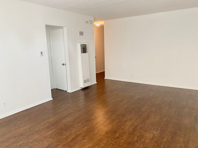 Building Photo - 1350 N Citrus Ave