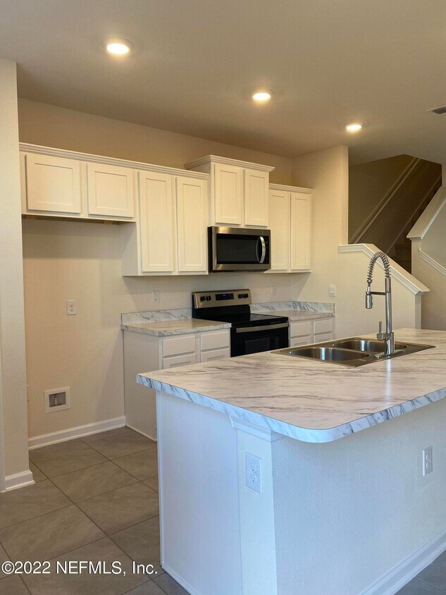 8245 Watercourse Wy, Jacksonville, FL 32211 House Rental in