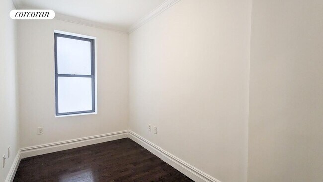 Foto del edificio - 24-39-39 38th St
