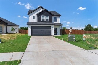 Building Photo - 576 Highview Ct
