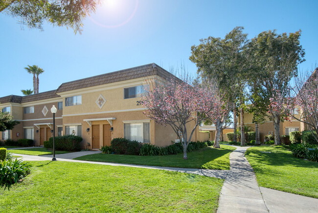 Foto del edificio - Monterey Villas