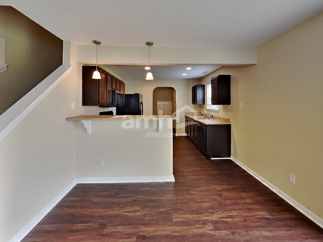 Building Photo - 1622 Carriage Circle